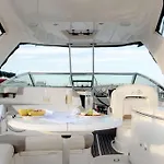 Watervliet Yacht Em Botel