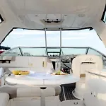 Watervliet Yacht Em Botel *