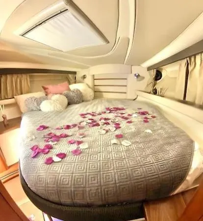 Watervliet Yacht Em Πλωτό κατάλυμα